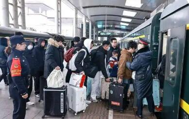 春運(yùn)40天超94億人次出行 “流動的中國”充滿活力