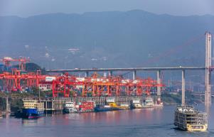 夜航運(yùn)行首季 嘉陵江效能飛躍