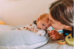 雅培親護(hù)提醒你：錯(cuò)把過敏當(dāng)感冒，小心寶寶越治越糟