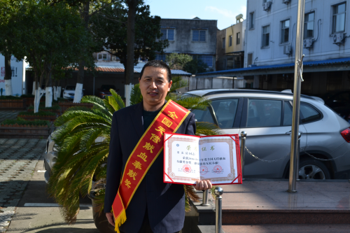 董忠岳：無償獻(xiàn)血的堅持者、傳播者和影響者