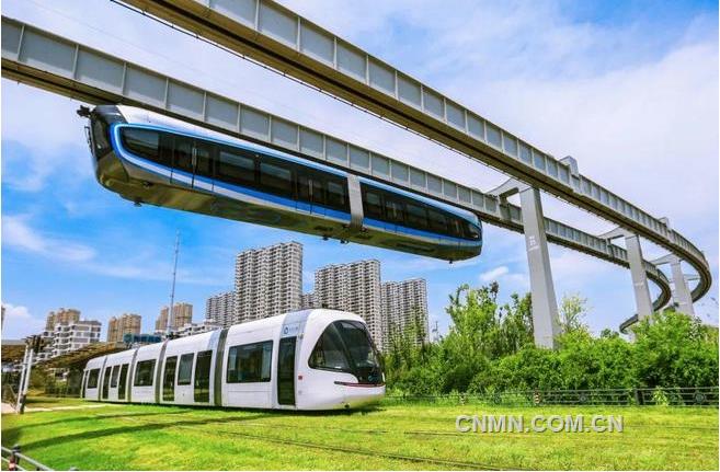 首條空軌線開(kāi)通 全鋁車(chē)廂顯威風(fēng)