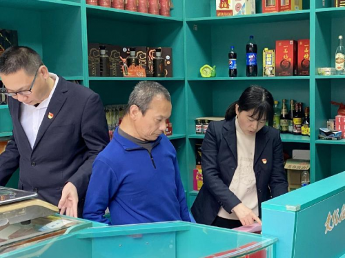 執(zhí)筆生花，繪鄉(xiāng)村振興壯美畫卷