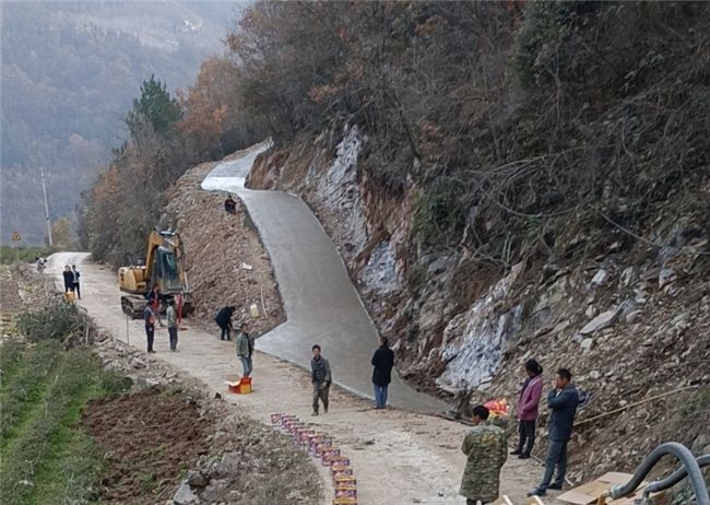 湖北長陽：產(chǎn)業(yè)帶頭人 攜手共振興