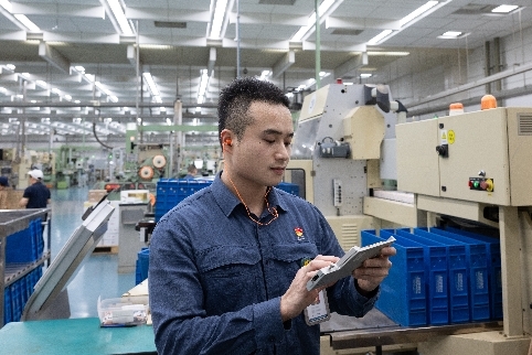 湖南中煙長沙卷煙廠: 樹基層榜樣 促隊(duì)伍發(fā)展