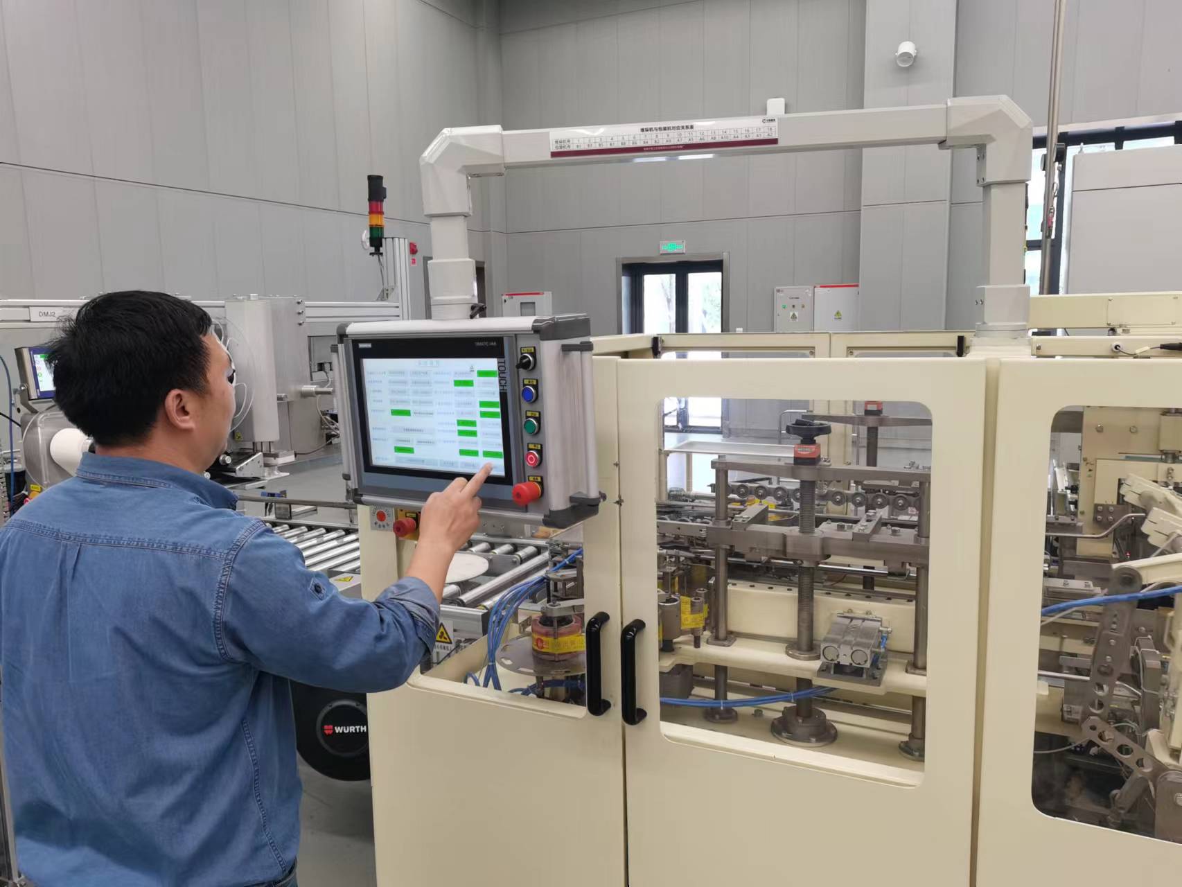  “小導(dǎo)軌”提升裝封箱的“加速度” 