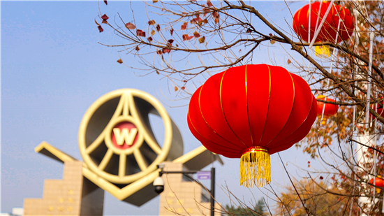 以匠心守初心 五糧液釀酒匠人春節(jié)堅(jiān)守崗位多釀好酒