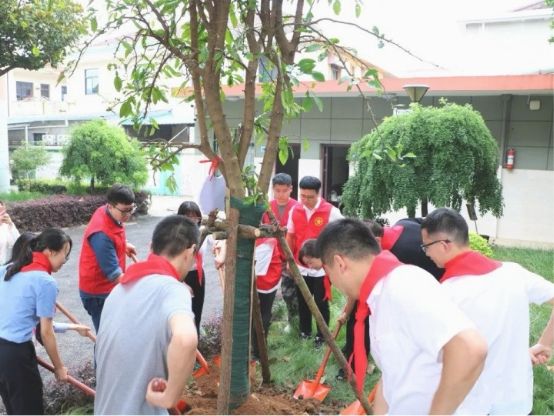 愛心傳承不息，我們攜手“童”行——共話十年校園公益之路