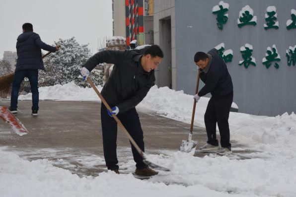 文明實(shí)踐送溫暖 新春佳節(jié)年味“龍”