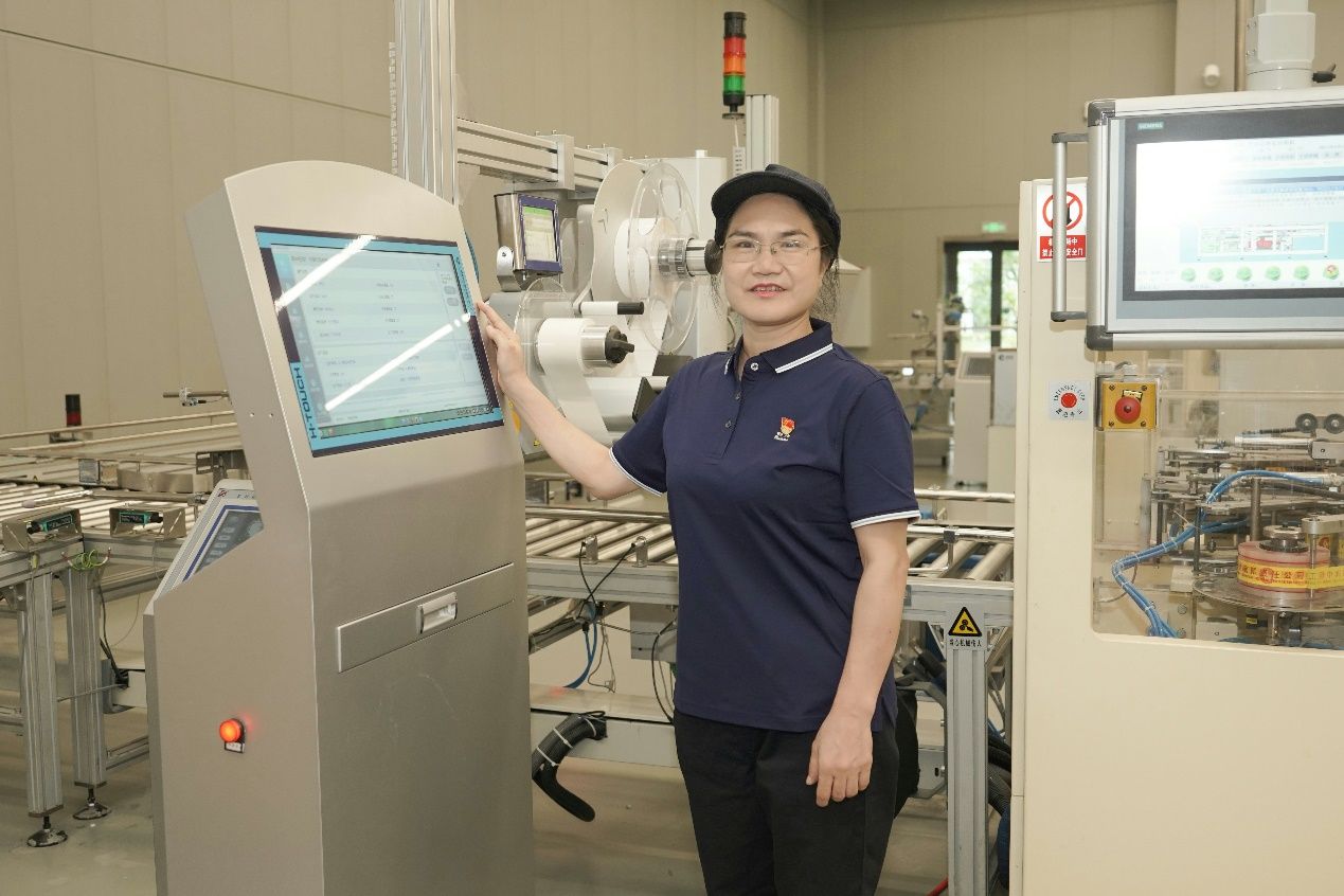 巾幗勇?lián)?dāng) 奮斗綻芳華