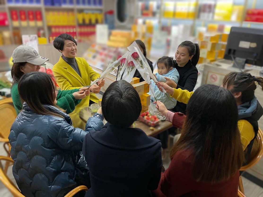 陽春三月春意濃 巾幗“花開”別樣紅