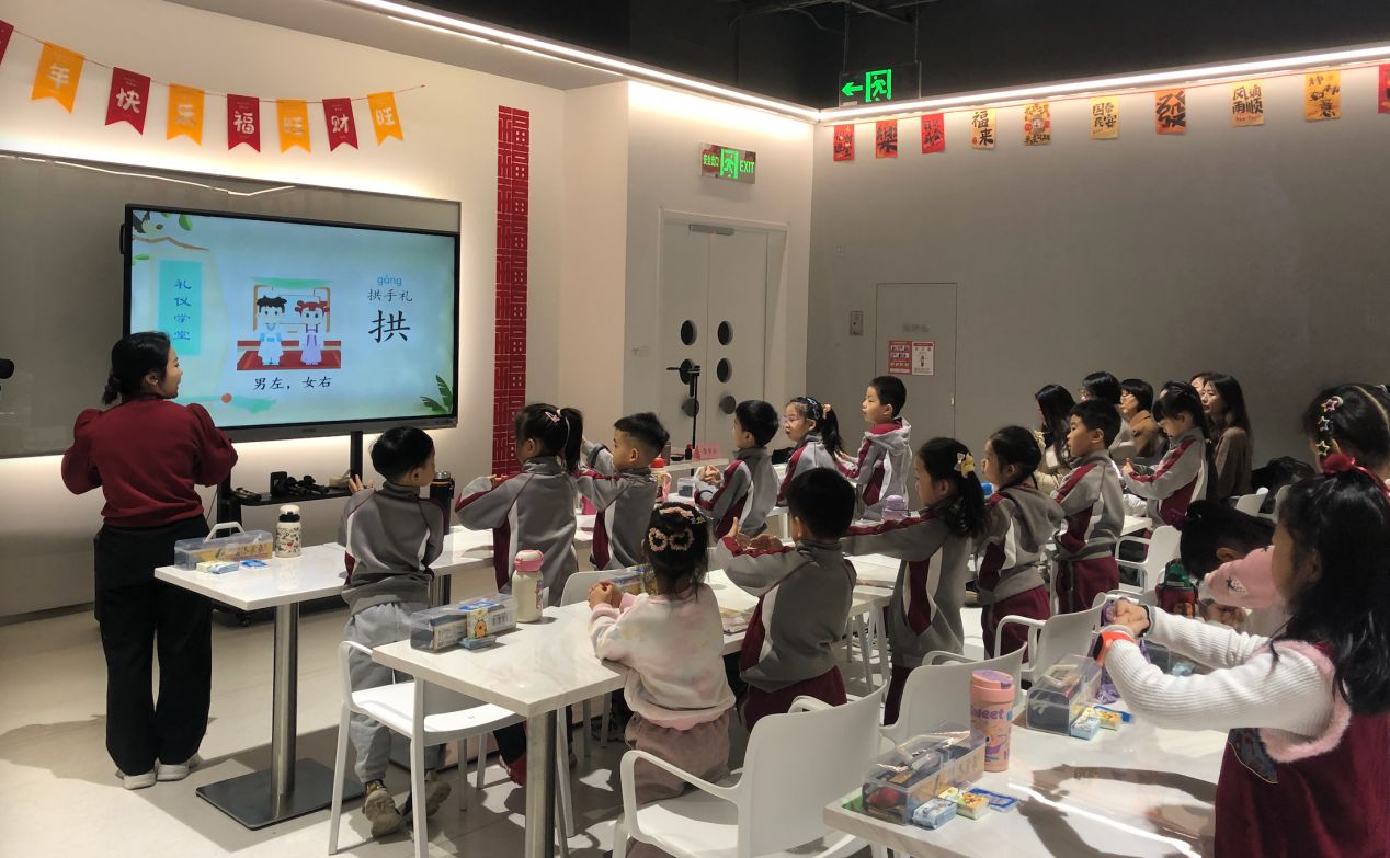 以閱讀照亮成長之路，句象書店攜手北京中學共建多維書香育人體系