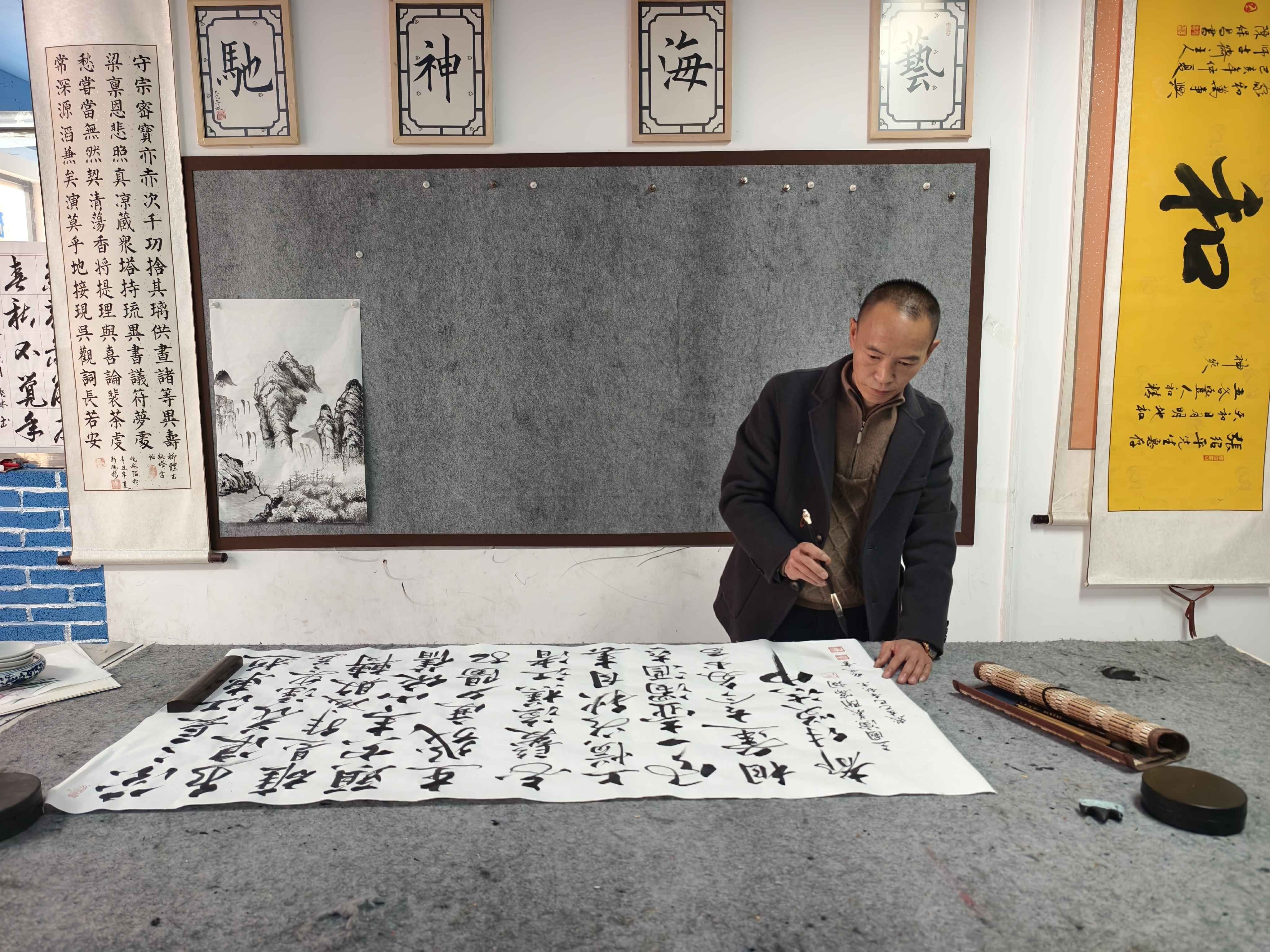 羅平縣稚子教育：翰墨傳承，育才樹德，助力青少年書寫精彩人生