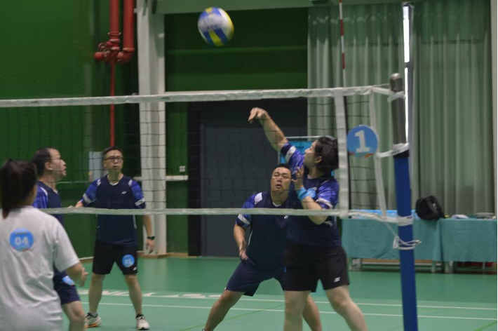 春風(fēng)十里綻芳華 健康同行向美好